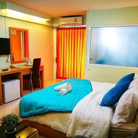 J.Residence Samut Prakan Eksteriør billede