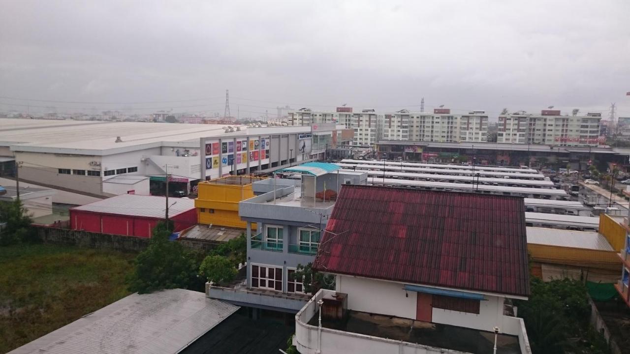 J.Residence Samut Prakan Eksteriør billede